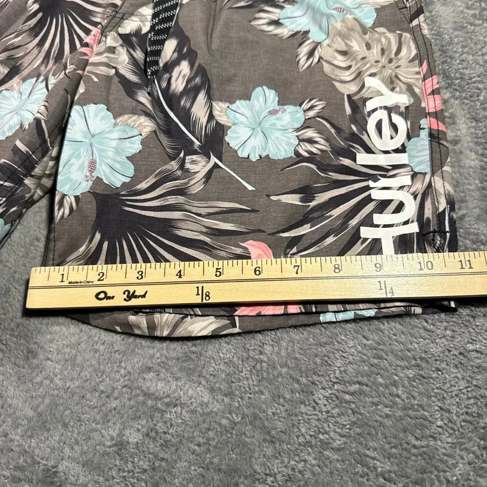 Hurley Mens Tropical Floral Board Shorts Gray Blue Pink Medium Swim Trunks